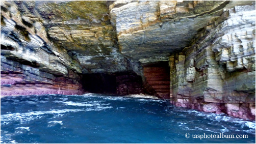 Tasmania, Tasman Peninsula, Cape Pillar cruise grotto